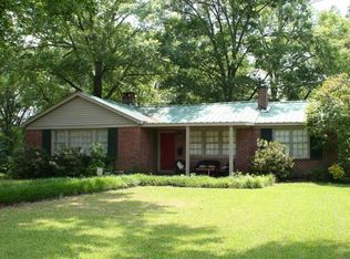 2001 Maple Rd, Corinth, MS 38834