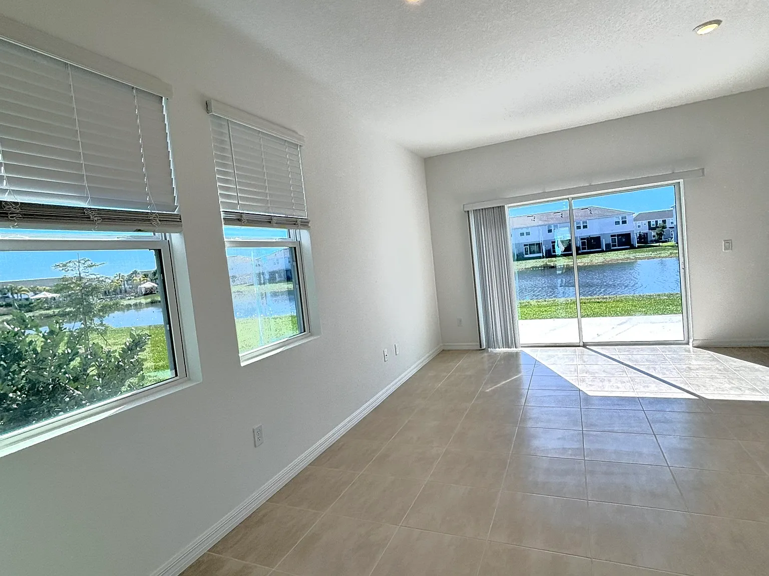 3 bed, 1555 sqft, $2,200 — Photo 3