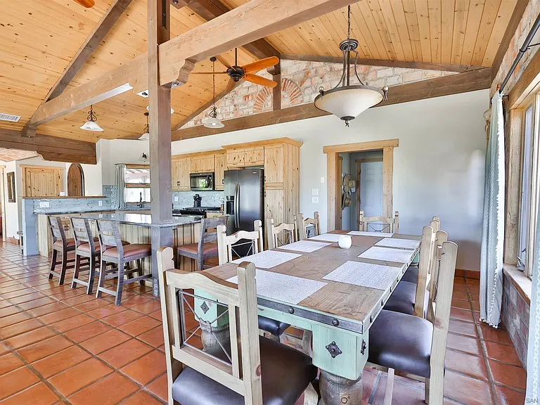 25933 Potrero Valley Rd — Photo 31