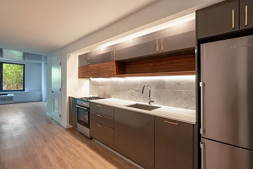 222 Johnson Ave #4P Photo 1