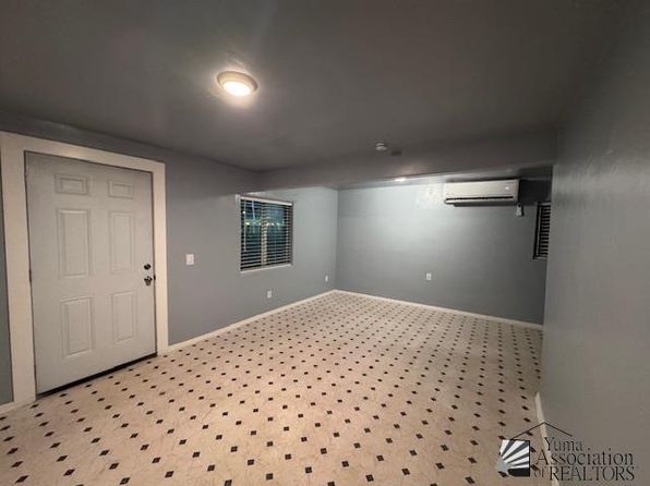 734 W Main St