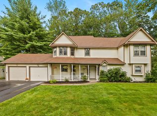 4 Pepper Bush Way, South Windsor, CT 06074