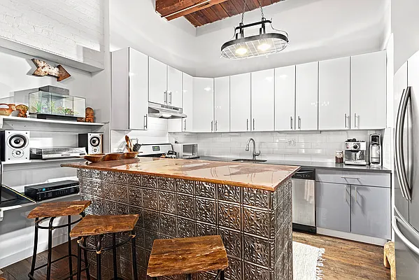 Rented by Compass | media 13