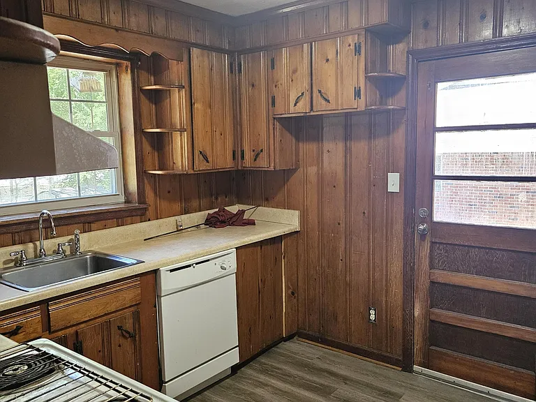 2505 Smith St — Photo 8