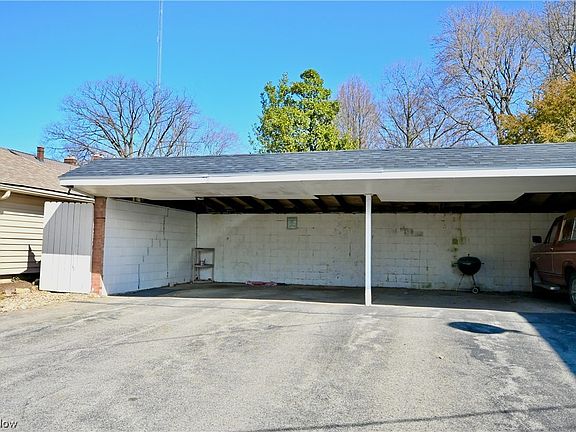 3rd image of 4521 Grover Dr