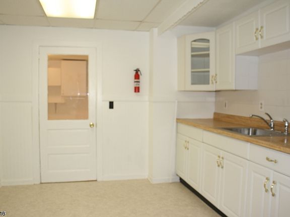 5th image of 827 Dewey Ave