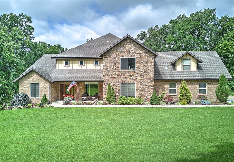 1st image of 425 Duke Hill Rd