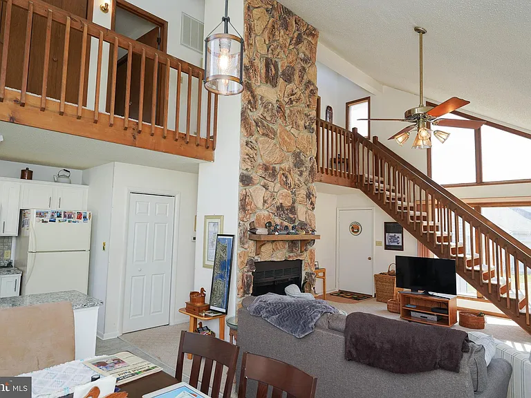 39028 Bayview W — Photo 35