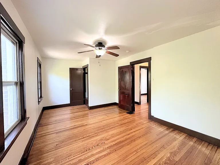 7104 Schoyer Ave — Photo 16