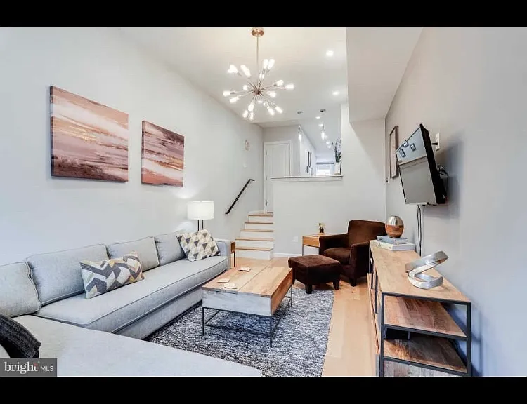 517 S Glover St — Photo 4