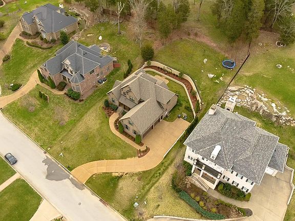 3rd image of 1505 Adventure Ct