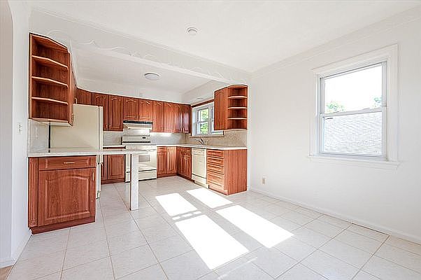 1st image of 2408 Westervelt Ave Floor 2