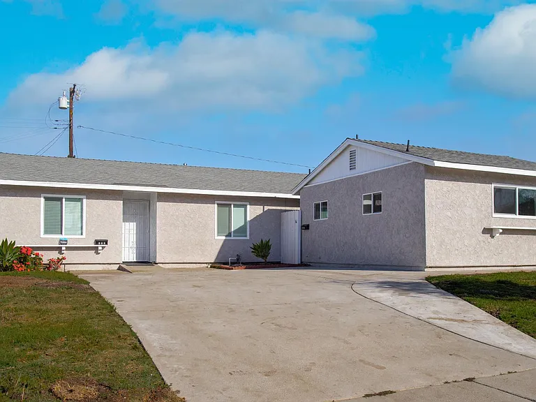 529 Evanwood Ave — Photo 1