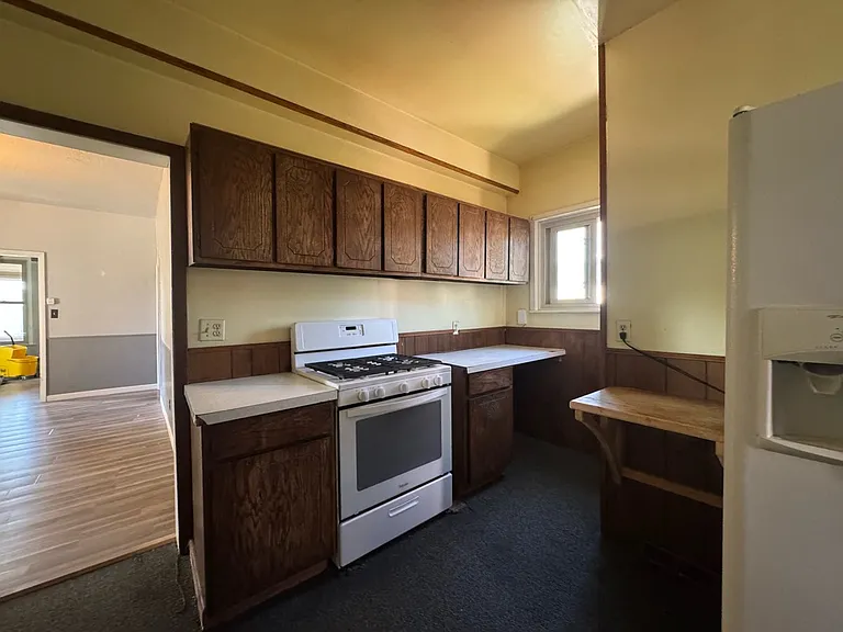 317 S Cedar St — Photo 2