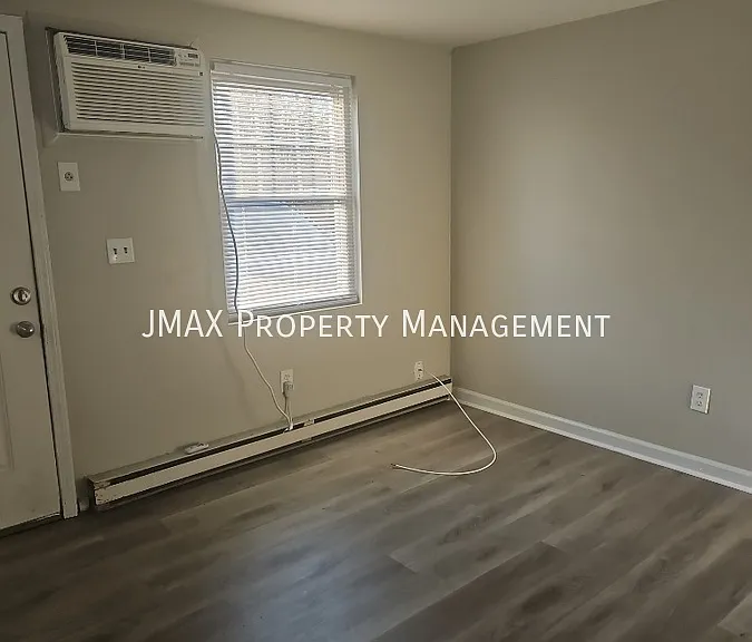 802 Westside Blvd NW #9 — Photo 2