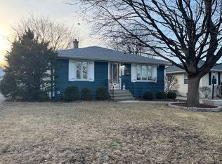 1813 Oakland Ave, Crest Hill, IL 60403