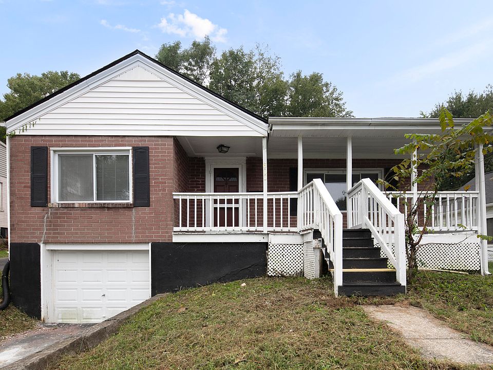 1st image of 600 College St