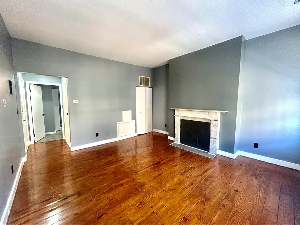 19 E Centre St #5