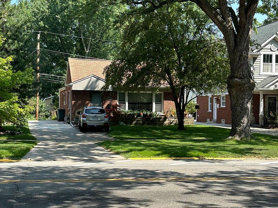 1st image of 1889 E Lincoln St