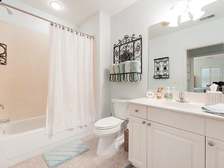 97 N Windward Point Dr #102 — Photo 16