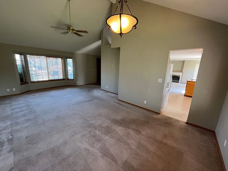 3109 NE Cromwell Ct — Photo 6
