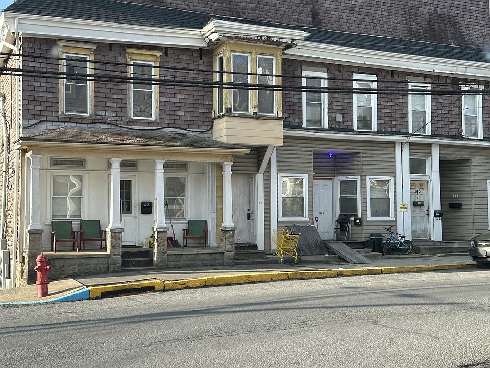 1st image of 146 E Market St #B