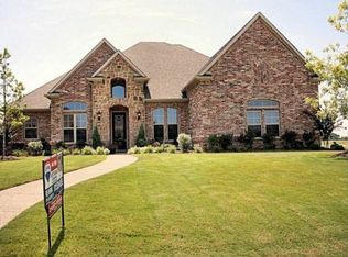 121 Honeysuckle Way, Flower Mound, TX 75028