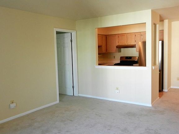 3rd image of 1735 Waterford Dr