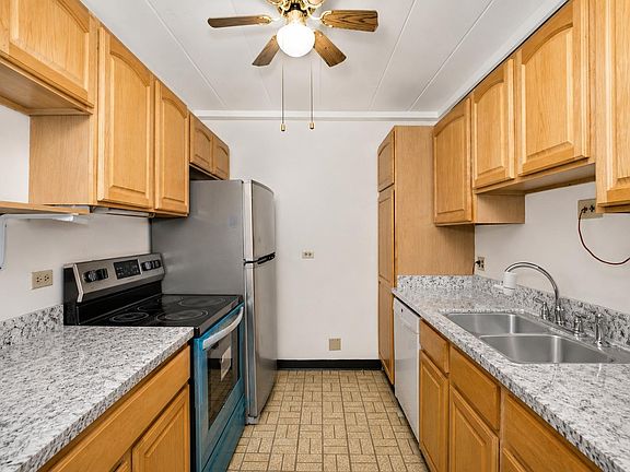 5th image of 6161 N Hoyne Ave APT 214