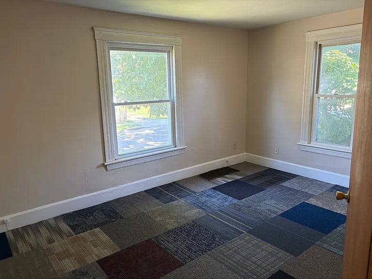116 Charles Ct — Photo 5