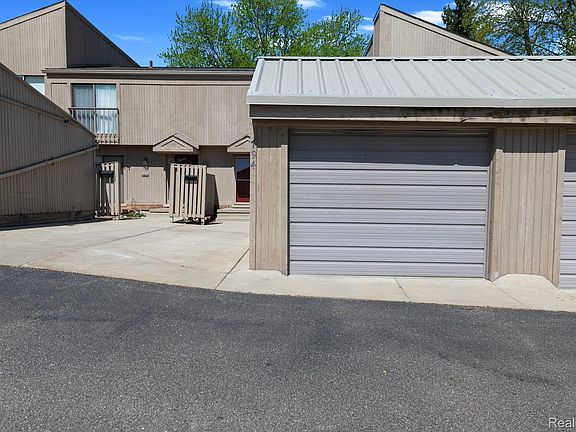 2nd image of 794 Oak Brook Ridge Dr