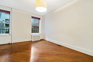 Rented by Avi Nash Associates