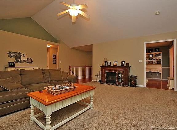 3rd image of 1520 Stony Brook Trl