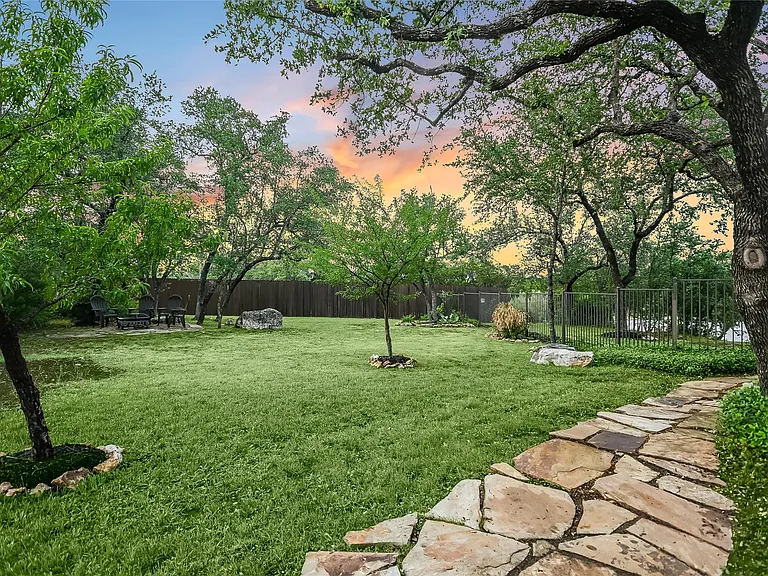 223 Lake Como Dr — Photo 33