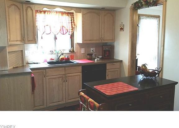 4th image of 9937 Lynn Dr