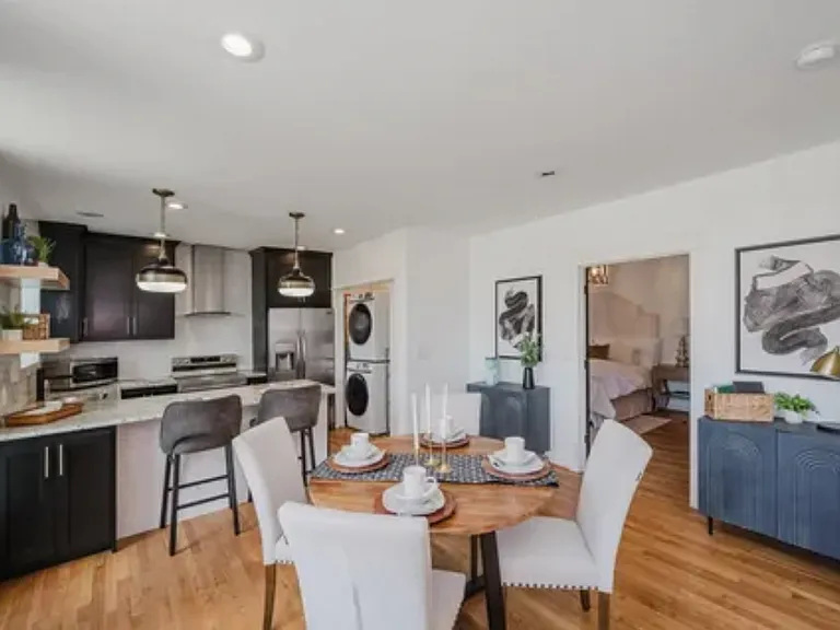 Crest Dr — Photo 6