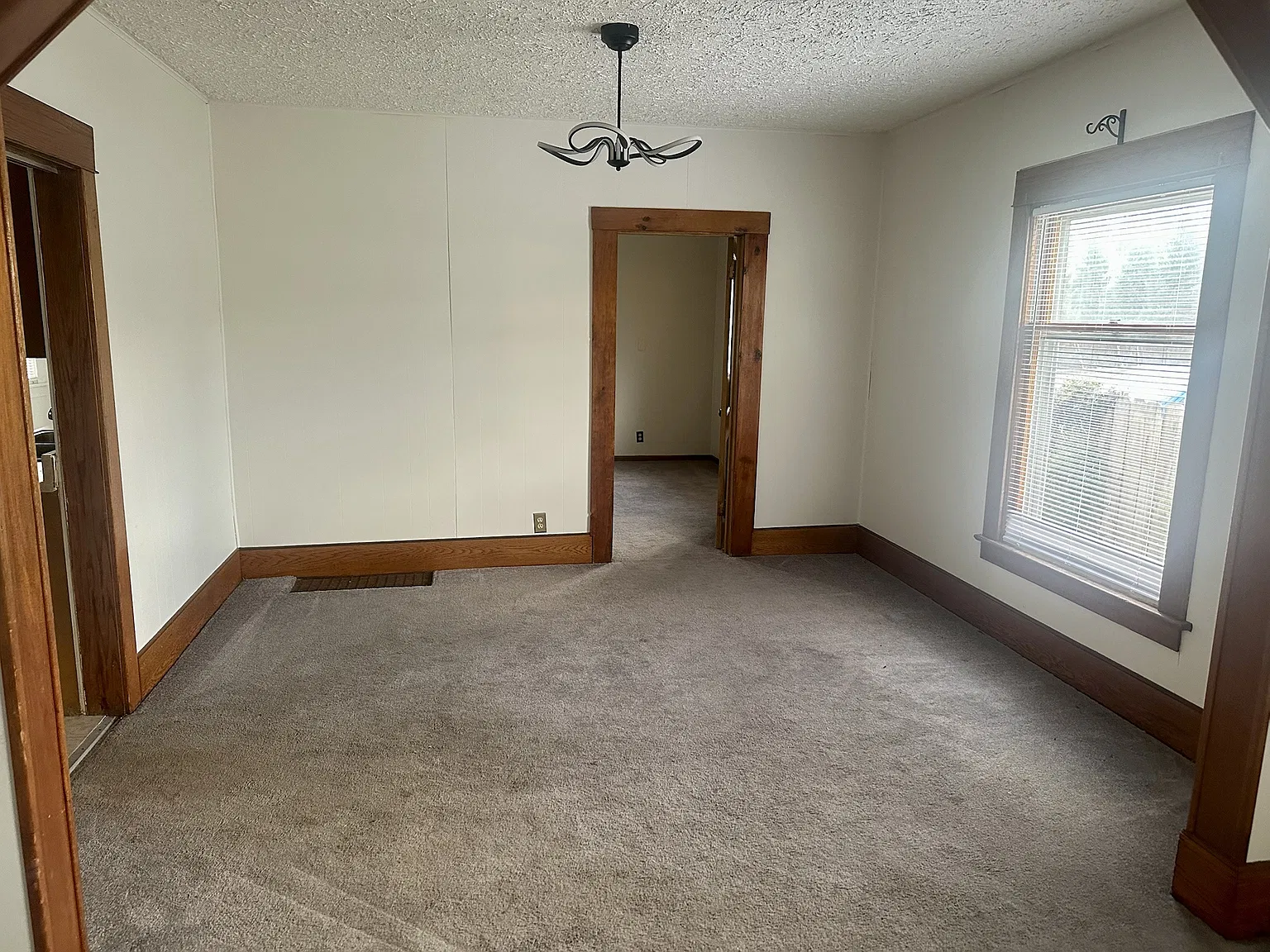 4 bed, 1.5 bath, 1262 sqft, $1,450 — Photo 4