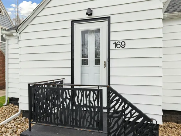 169 Elvern Dr, Benton Harbor, MI 49022