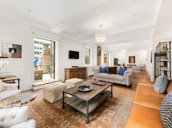 465 Park Avenue image 1 of 7