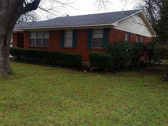 3rd image of 1222 River Oaks Cir