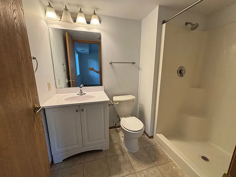 31-35 Hart Dr — Photo 8