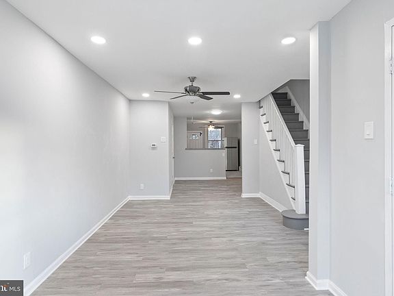 2nd image of 215 Rosemar St