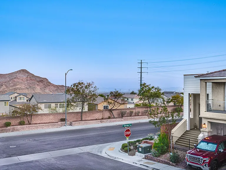 10764 Maltese Falcon Ave — Photo 28