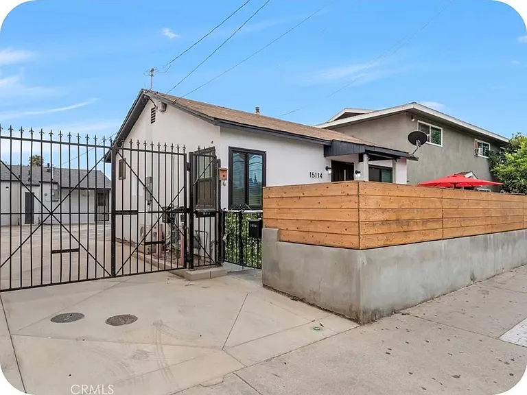 15114 S Orange Ave — Photo 2