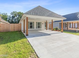 232 Camerons Cove Dr, Carencro, LA 70520
