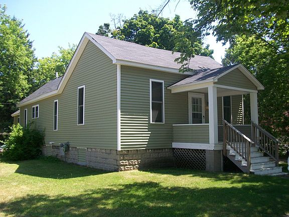 3rd image of 121 McKinley Ave