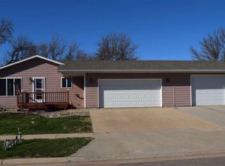 204 Moonlight Dr, Colton, SD 57018