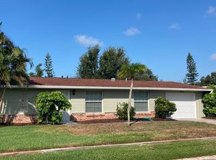 2838 Safe Harbor Dr, Sarasota, FL 34231