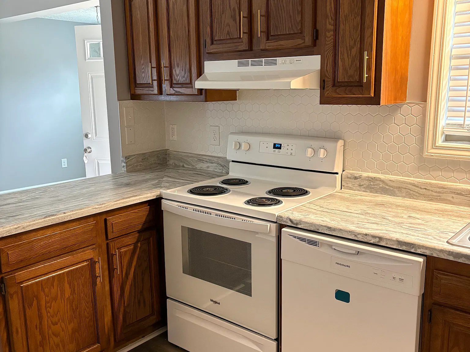 2 bed, 900 sqft, $950 — Photo 4