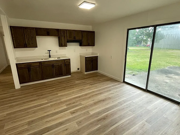 6684 Garvin Dr — Photo 4